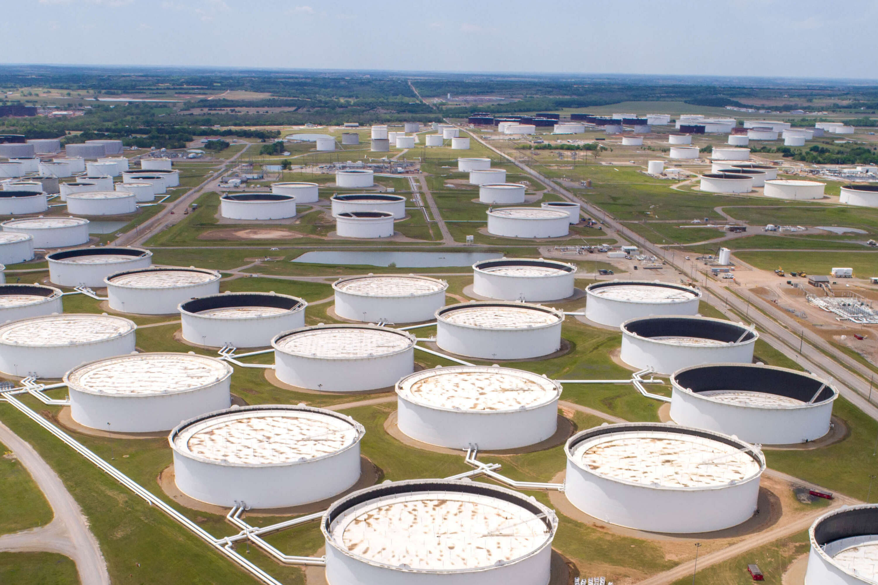 Oil Market Analysis: Insights on Crude Dynamics & Regulatory Impacts