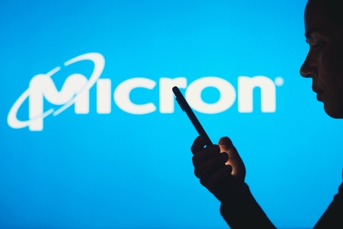 Micron Technology (NASDAQ:MU): AI Wave Amid Cyclical Market Fluctuations