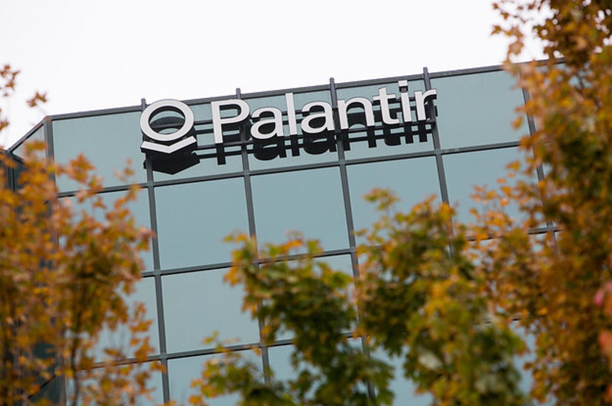 Palantir Technologies (NYSE: PLTR) Poised for Massive Growth: AI Expansion and Strong Government Contracts