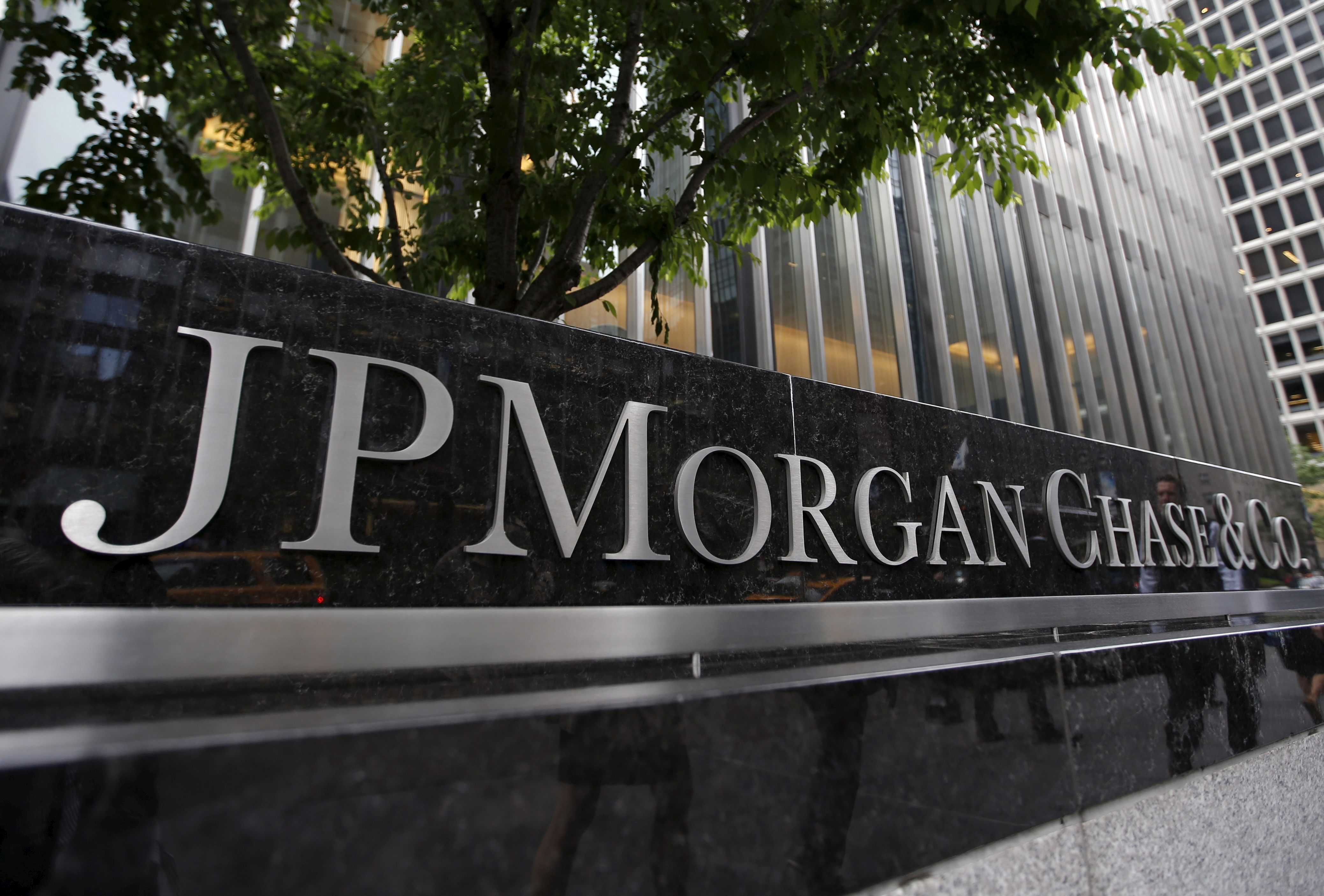 JPMorgan Beats Expectations with Record Q1 Profits and Increased Deposits