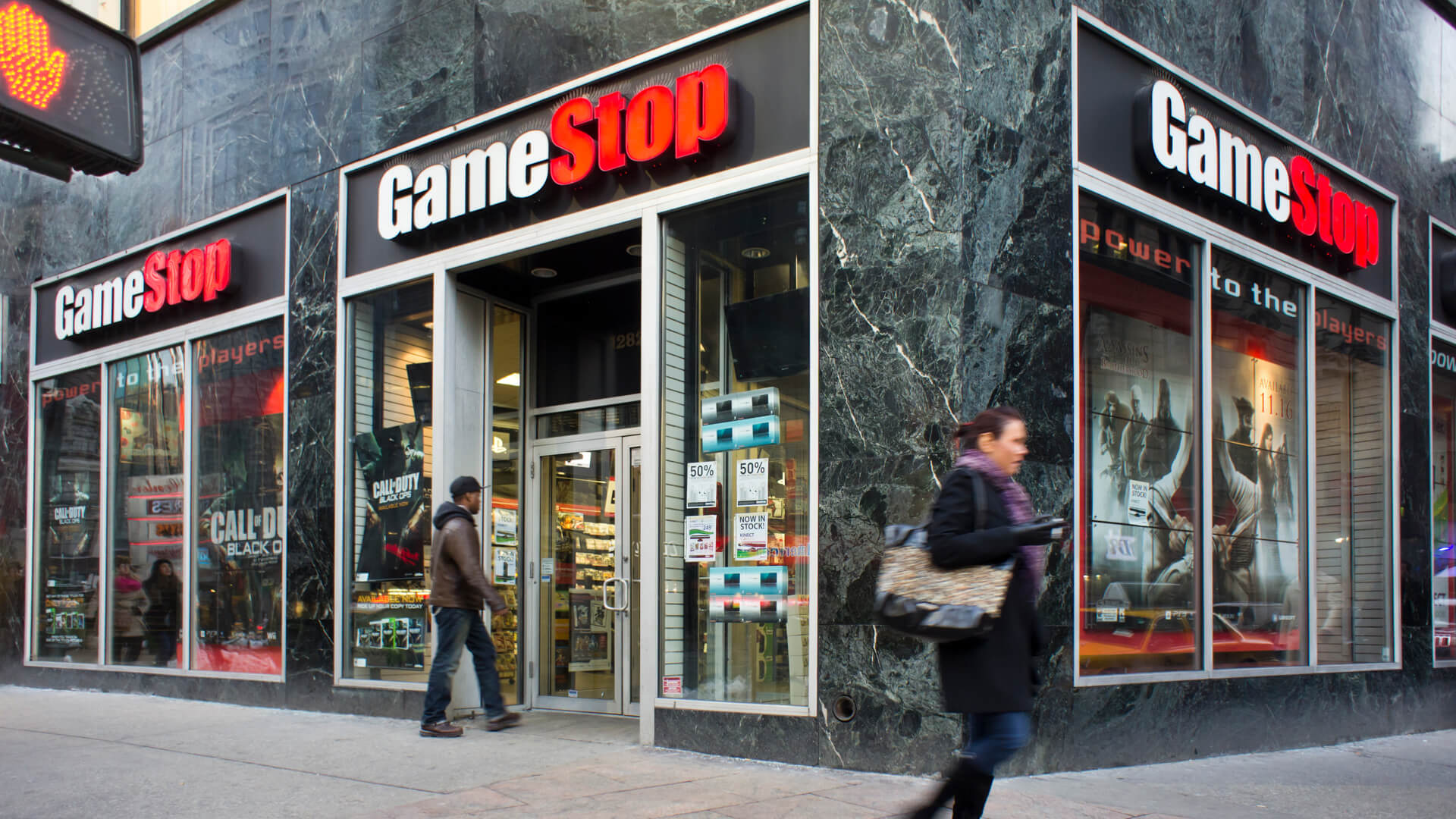 GameStop's (GME) 7% Rebound: Directors' Stock Purchase Amid Revival Efforts